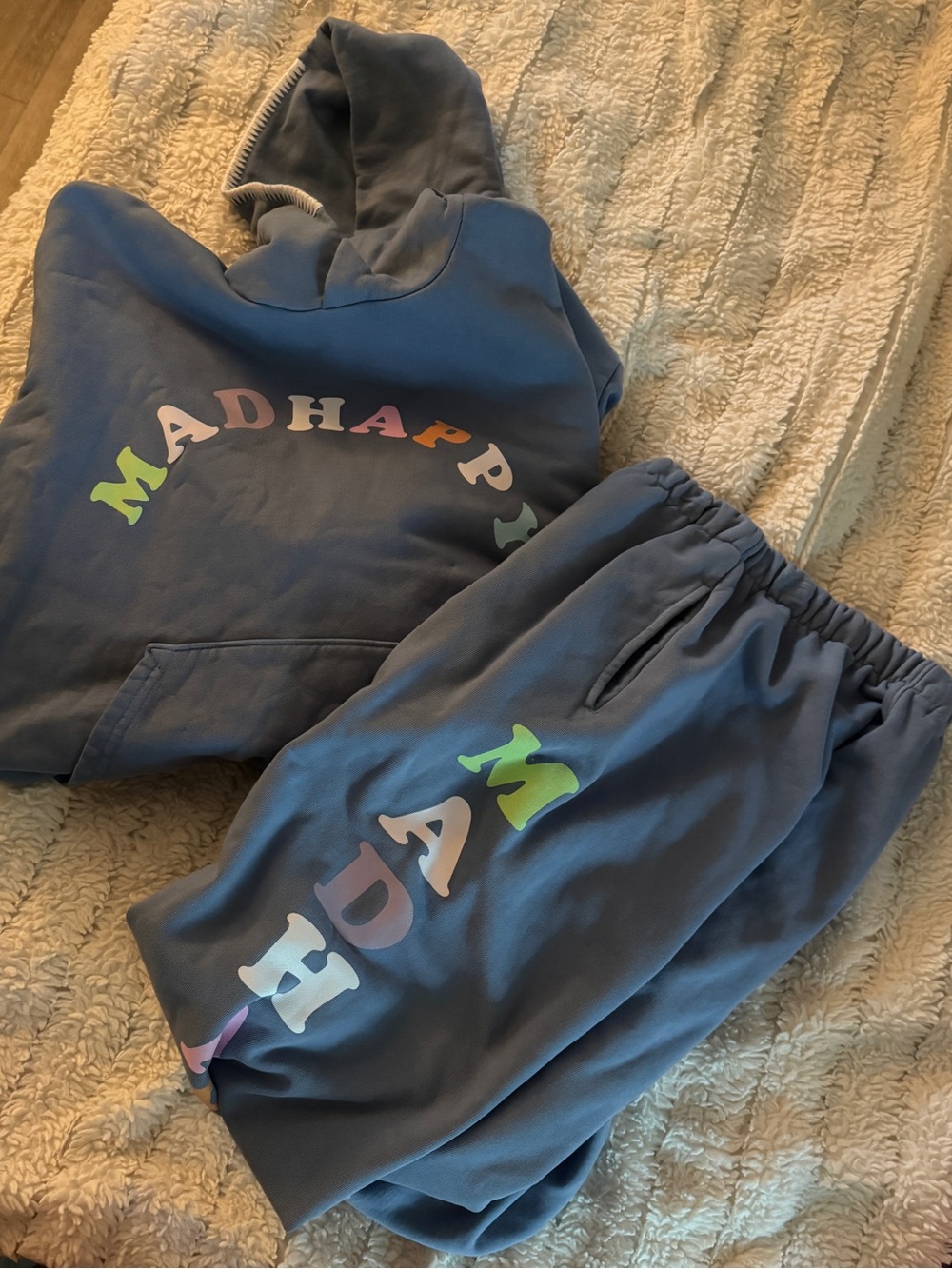 'MADHAPPY' Graphic Sweatset - Blue
